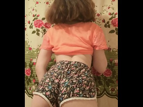 ❤️ Sexy jonge babe die haar short uittrekt voor de camera ❤️❌ Beautiful porno at us