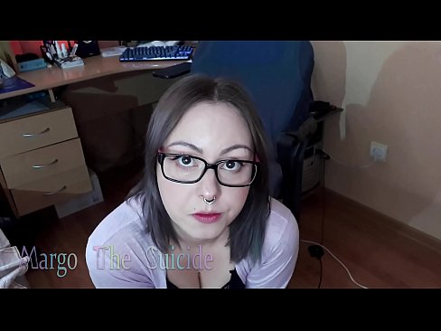 ❤️ Sexy meisje met bril zuigt Dildo diep op camera ❤️❌ Beautiful porno at us